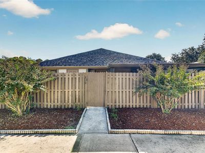 Property at 810 HUNTERS COURT, Brandon, FL