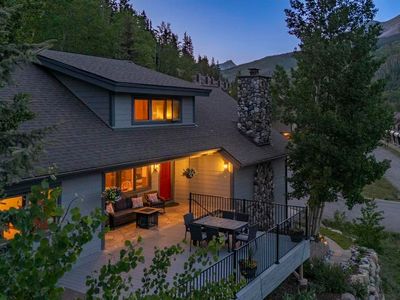 102 Meadowview Drive