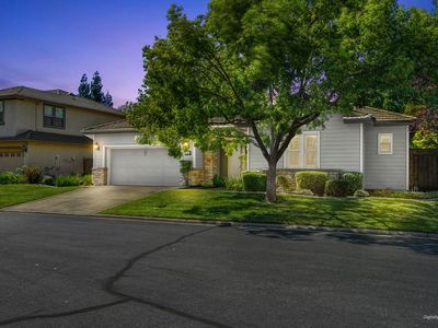 208 Soaring Hawk Pl
