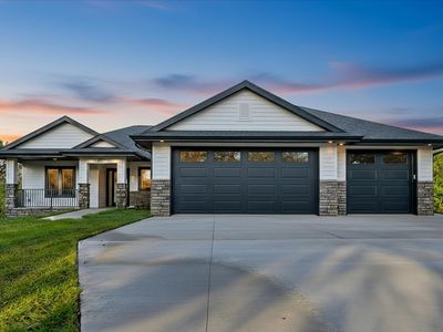 2912 Eagle Ridge Dr