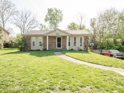 689 Skyline Dr