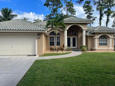 146 Fernwood Crescent