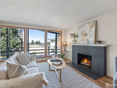 1710 N Bridgeview Dr