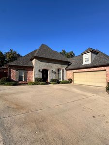 124 Twin Creeks Dr