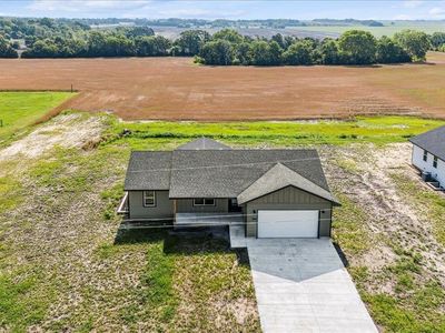 300 S Commercial Ave