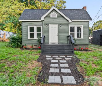633 Austin St