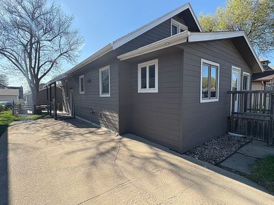 327 N Cliff Ave