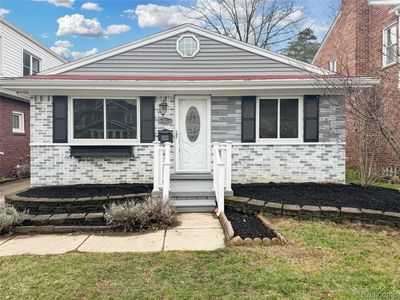 916 Longfellow Ave