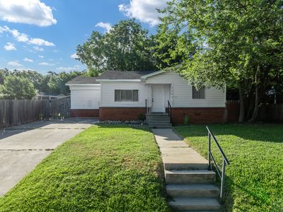 3804 Belmont Dr