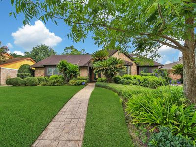 1039 Cheshire Ln