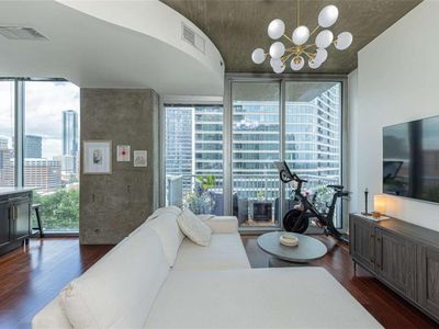 855 Peachtree St NE