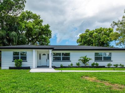 796 PINEWOOD DRIVE