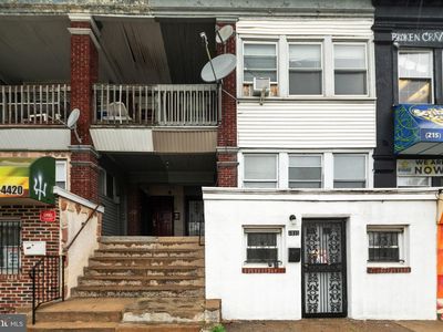 4815 Walnut St
