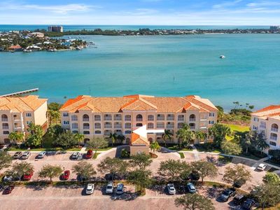 21 Harbour Isle Dr #203