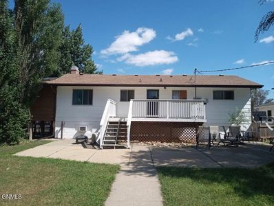 707 6th Ave W