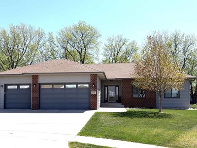5725 E Meadow Oak Cir