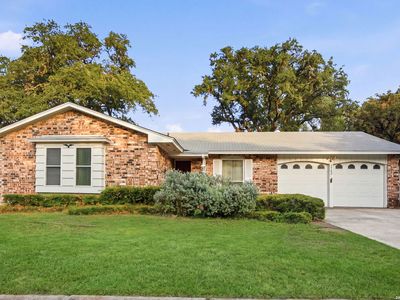 6902 Forest Grove