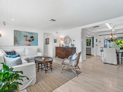 3285 Churchill Dr