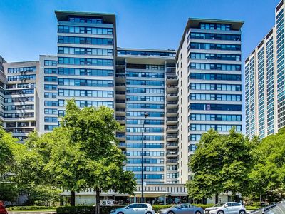 3440 N Lake Shore Dr APT 19D