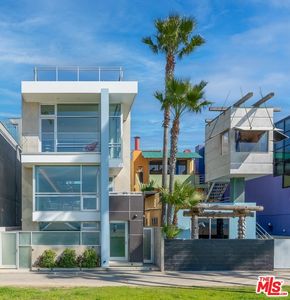 2505 Ocean Front Walk