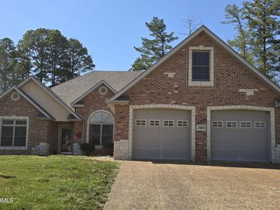 2452 Country Club Dr
