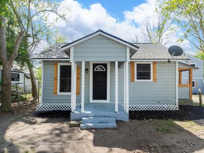 211 W South St