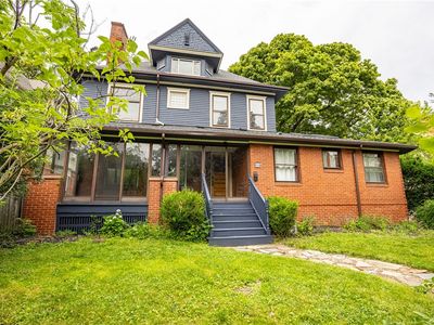 809 South Ave