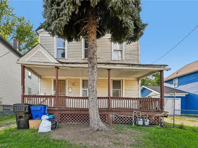 Property at 942 E 79th St, Cleveland, OH