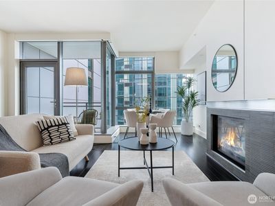 820 Blanchard Street #1609