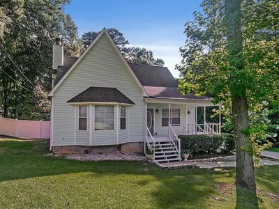910 Derbyshire Dr