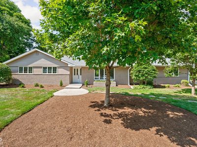 624 College Ln