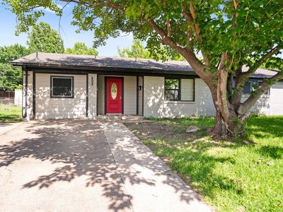808 Bluebonnet Ln