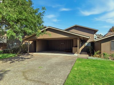 2204 Ridgeway Dr
