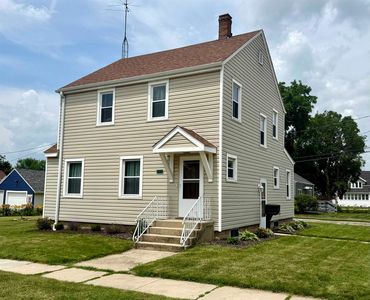 628 Roosevelt St