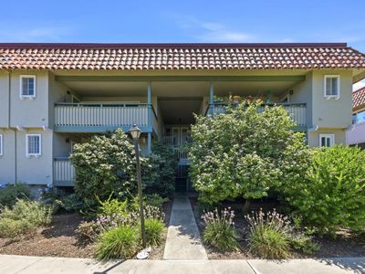 2745 Mauricia Ave #B