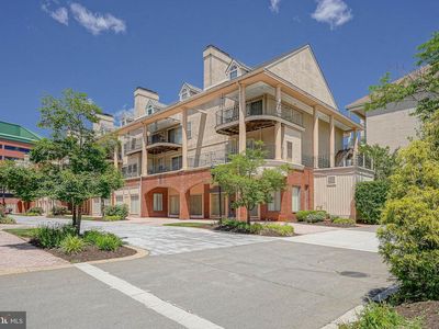 4036 Main St