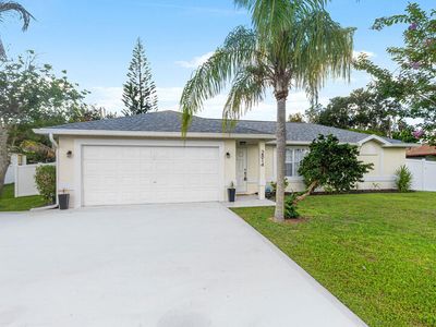 2814 SE Melaleuca Boulevard