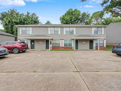 2731-2733 N Valencia Ave #2735