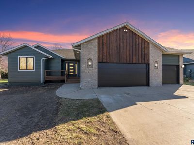 813 E Heatherwood Dr