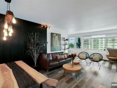 2077 Center Ave APT 9E
