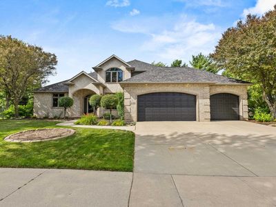 236 E Thornbrook Ln
