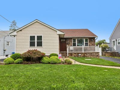 114 Hobart Ave