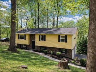 720 Whisperwood Trl NE