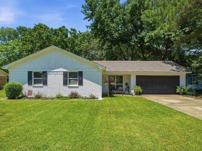 10 Northwood Dr