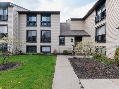6270 Greenwood Pkwy APT 402