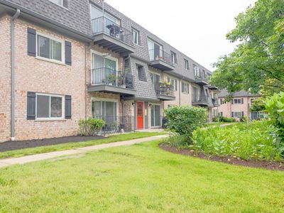 916 S Plum Grove Rd APT 223