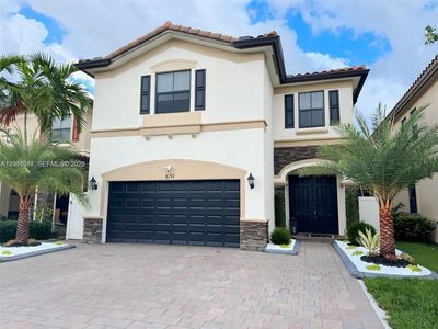 Property at 8719 W 33rd Ave, Hialeah, FL