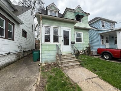 77 Mayer Ave