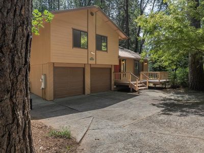 3995 Lakemont Dr