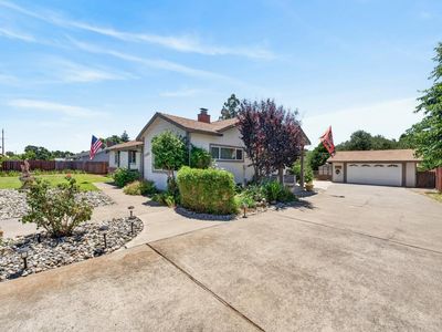 8932 Elm Ave